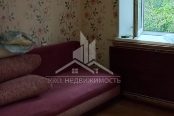 Комната, (всего 4 ком.), 12,4 м², 3/5 эт.