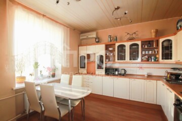 4-к квартира, 130 м², 3/7 эт.